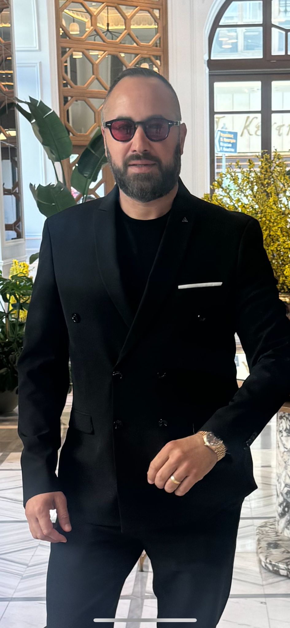 George Warwar stands as one of Israel's most successful and influential business figures, known for his substantial contributions to the diamond and real estate industries. With ventures spanning the Middle East and Europe